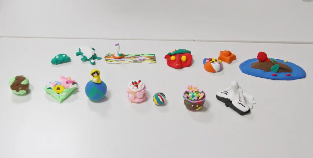 学员创作的彩色粘土作品