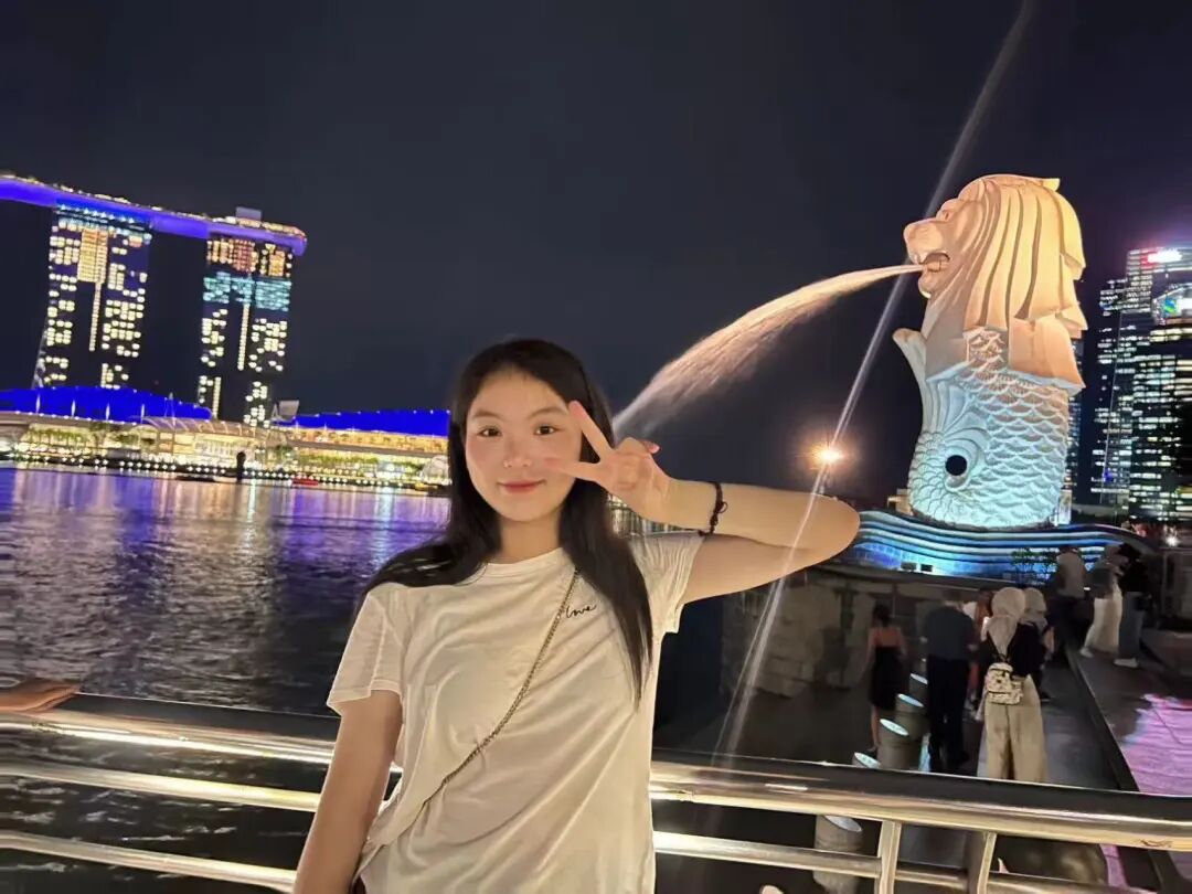 王梓伊个人生活照